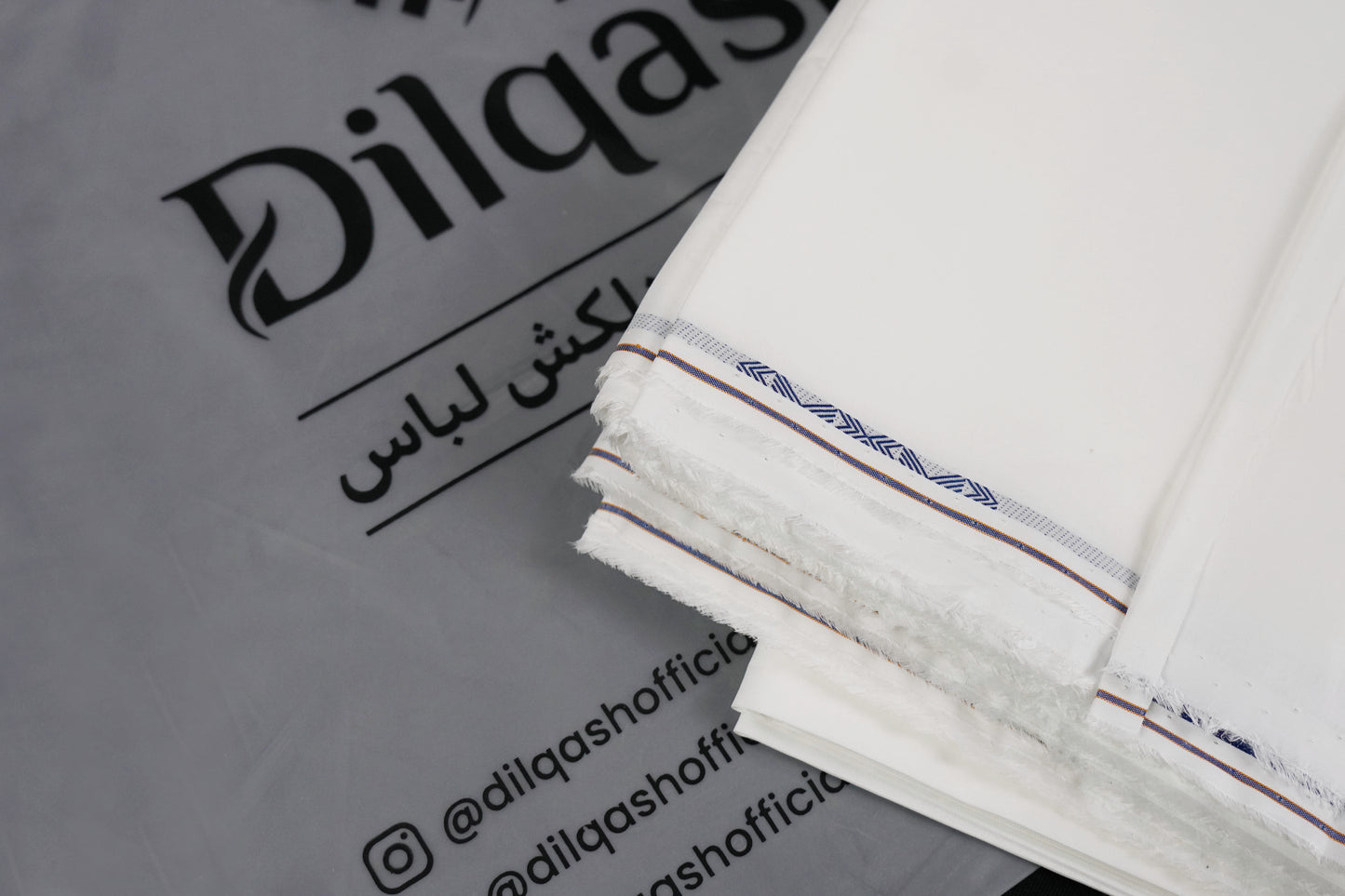 Saltanat – OFF White
