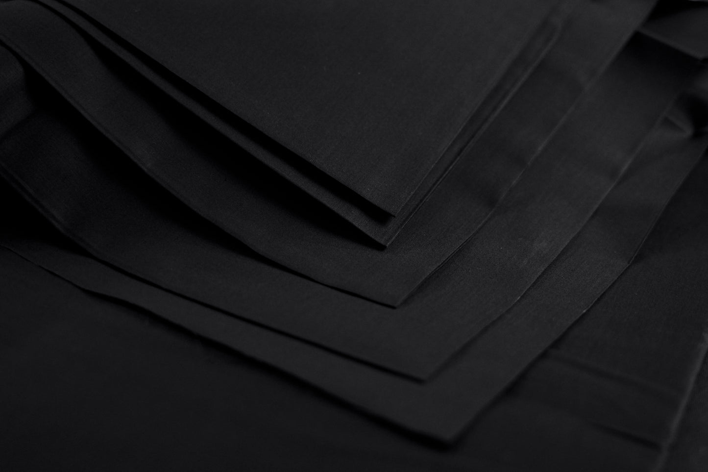 Saltanat – Onyx Black